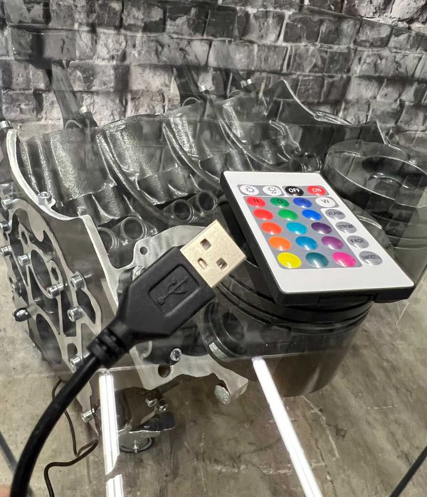 Stolik z bloku silnika V8 Mercedes *Premium ModernArtWorks™ AMG Brabus