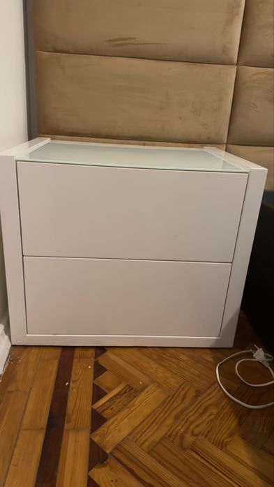 Vande - se cabeceira + 2 abajur e 2 mesas de cabeceira