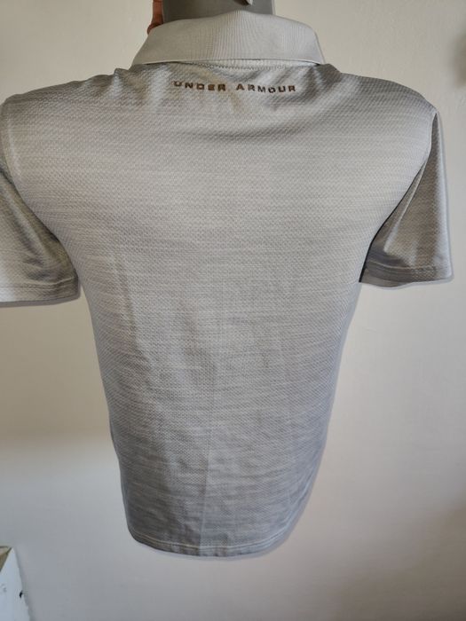 Markowa koszulka sportowa Under Armour r 36 S bluzka krótki rękaw