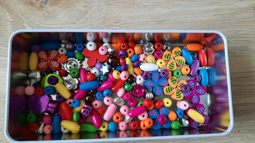 Koraliki do robienia biżuterii 155szt.