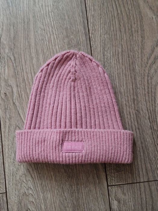Шапка reserved для дівчат