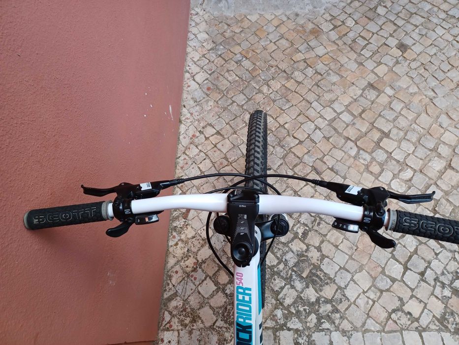 bicicleta BTT Decathlon Btwin Rockrider ST540