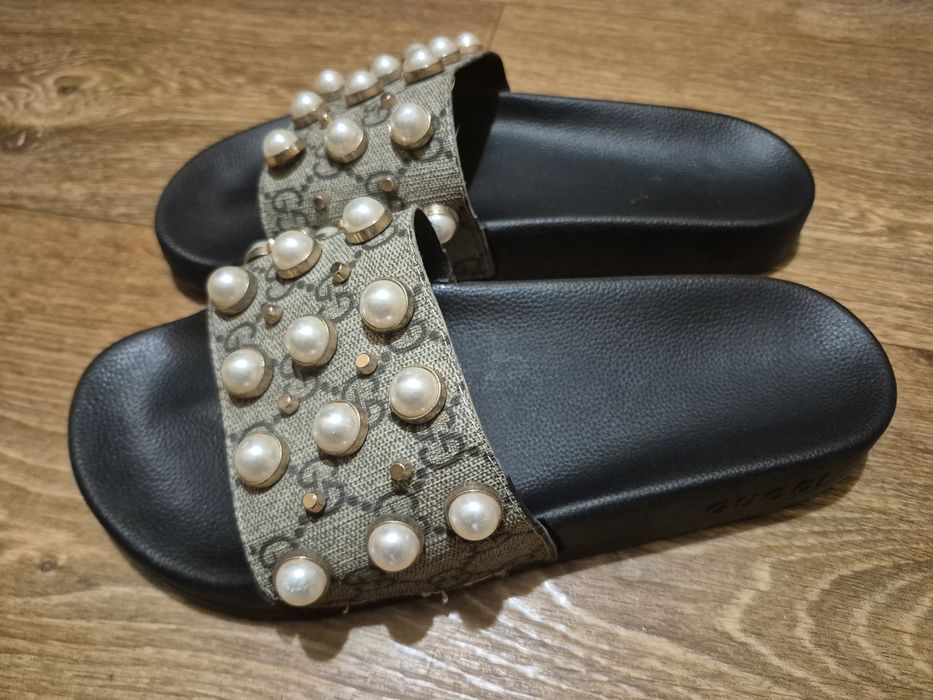 Шикарные шлепанцы Gucci