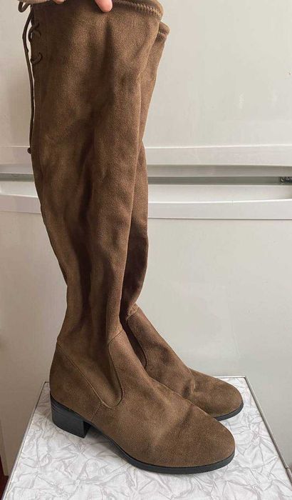 Замшеві ботфорти Zara