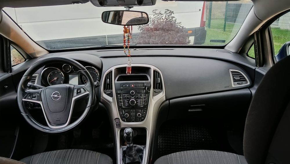 Opel Astra J // 2011 // 1.7 diesel