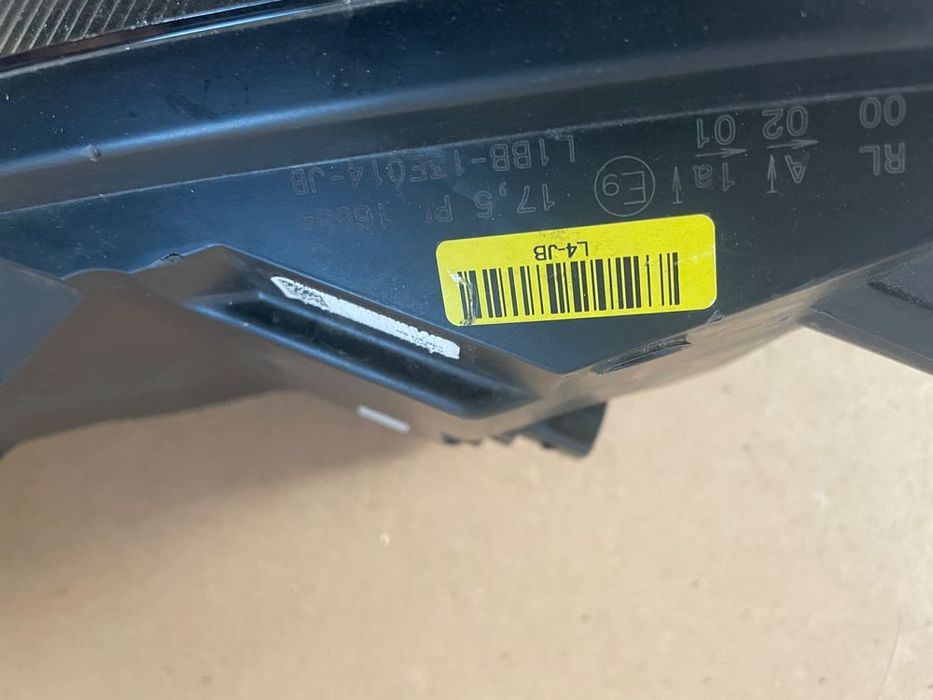 lampa prawa ford fiesta mk8 full led l1bb-13e014-jb cała kompletna