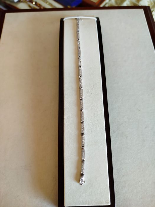 Bransoletka z białego złoto pr 750/ 10.62g/ brylanty 0.512ct 64 szt