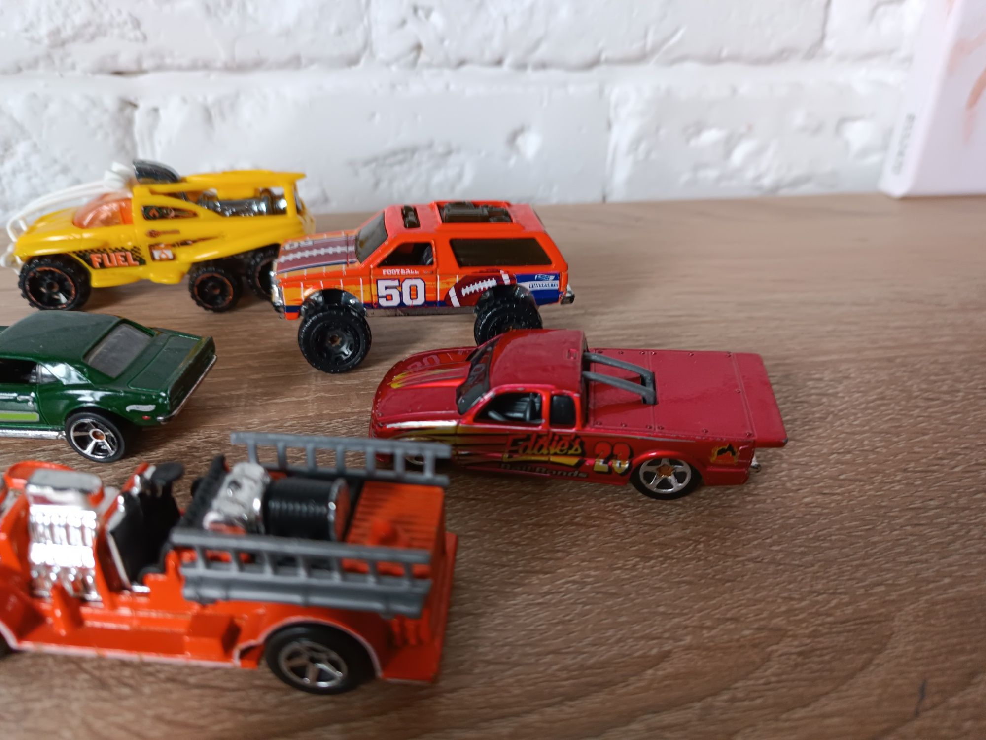 Модели hot wheels Mattel