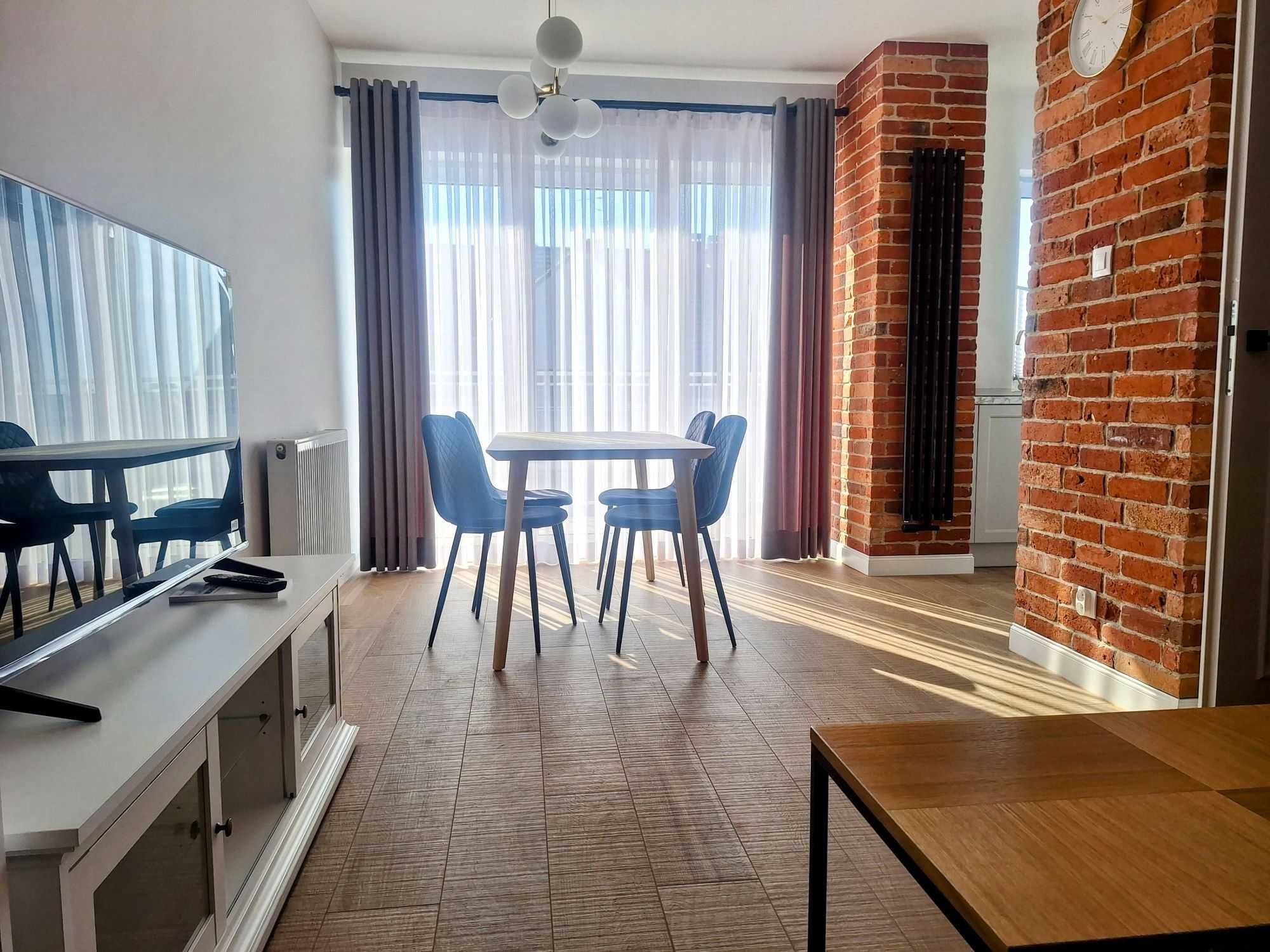 Środa Śląska/blisko basenu, nowe, wysoki standard, duży balkon!