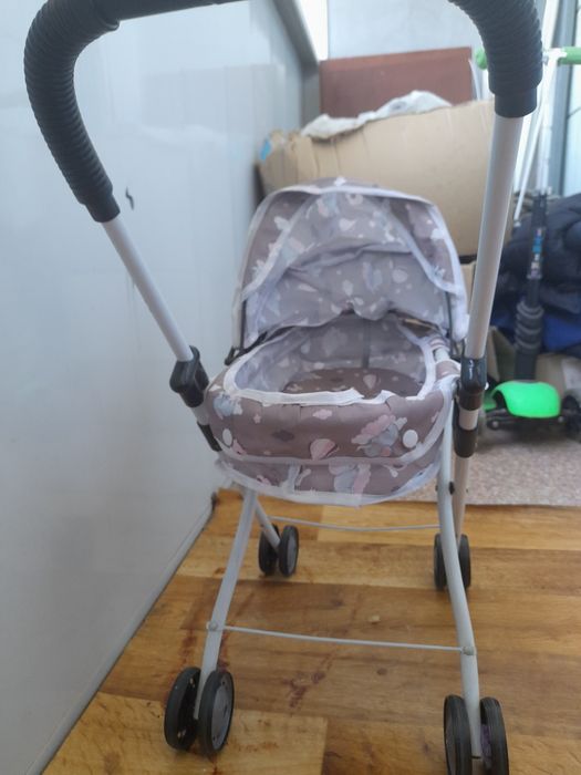 Коляска для кукол