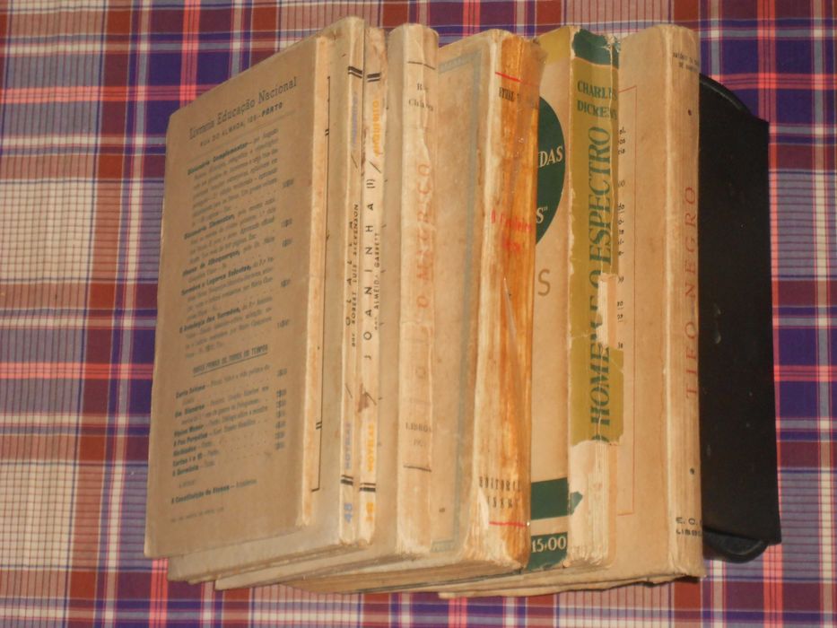 Livros antigos Chianca, Garrett, Dell, Dickens, Tacito, Cunha Sampayo