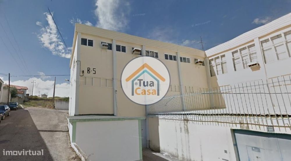 Armazém de 3 Pisos em São João da Talha – Excelente Oportunidade!