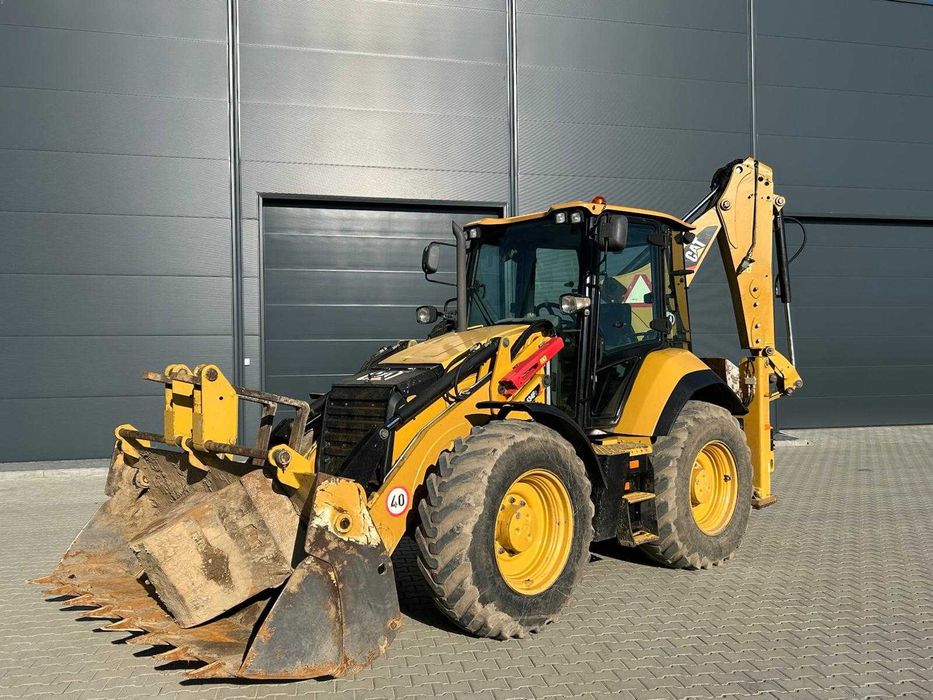 Koparko-ładwarka CAT