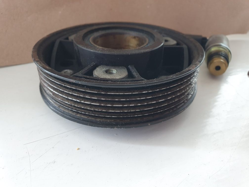 Клапан компресора / шків, муфта  VW 1K0820859F, 5N0820803C
