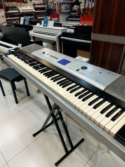 Новий!!! DQX530 – практично новий синтезатор