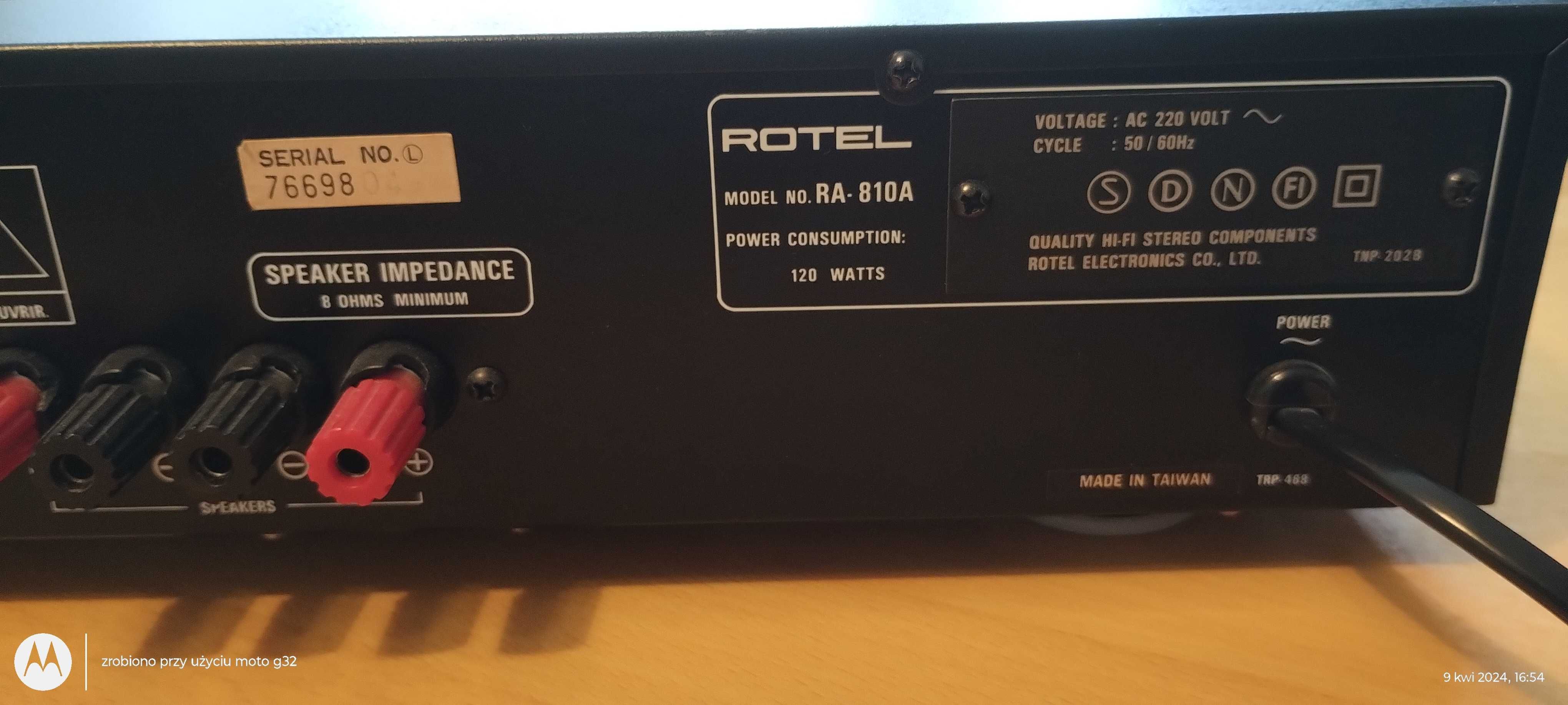 Wzmacniacz audio Rotel RA810A