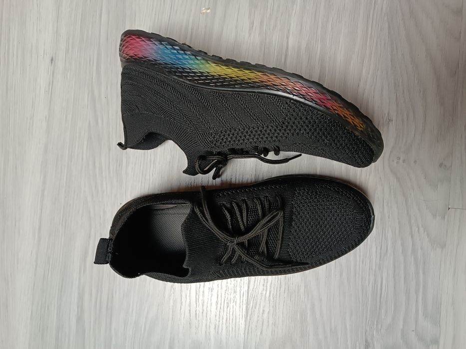 Adidasy sportowa wsuwane czarne sneakersy obuwie sportowe 39-40 nuty