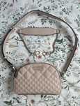Torebka pikowana kremowa guess crossbody