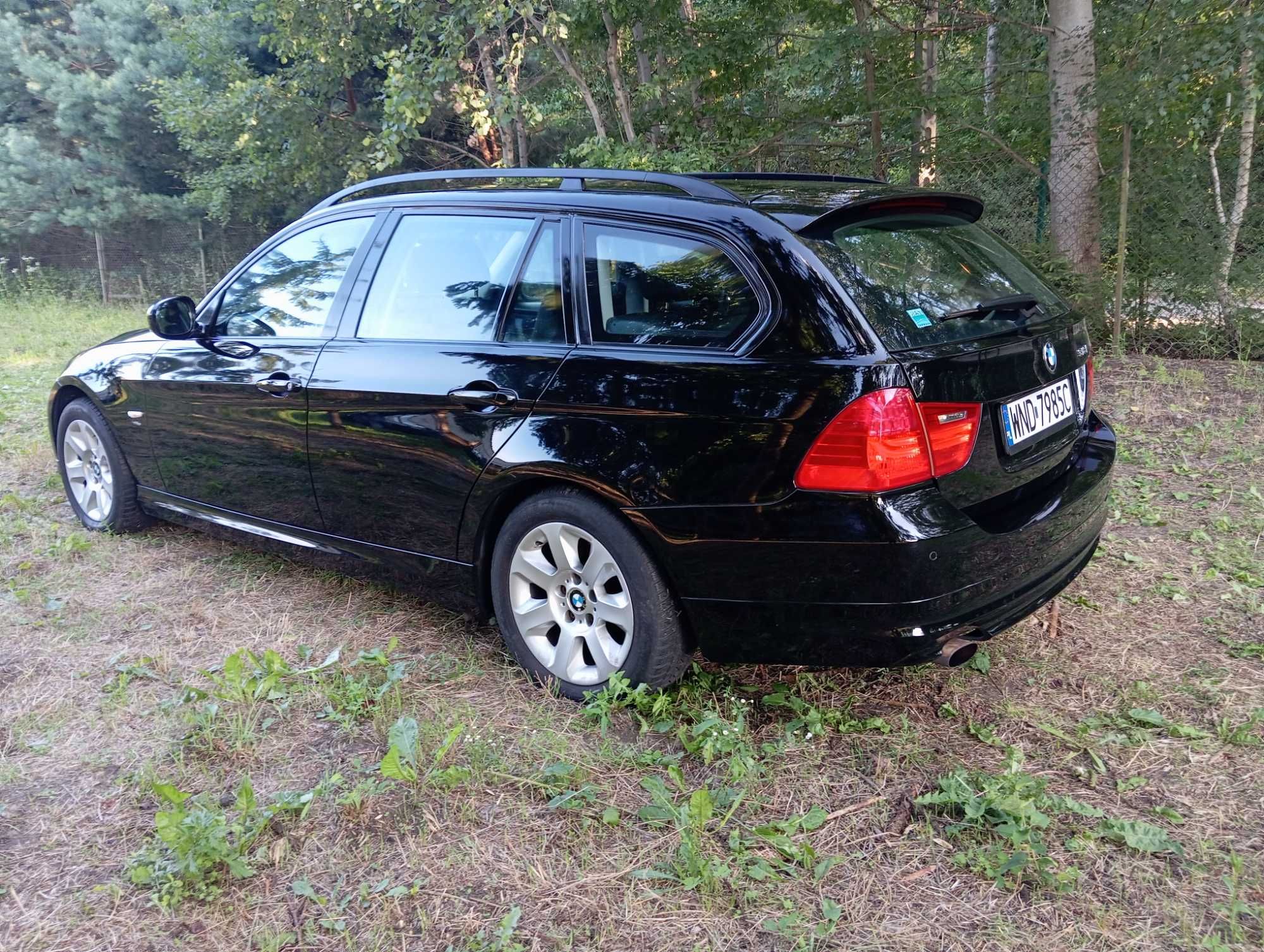 BMW E90 318i ekonomiczny, dynamiczny z 2010 roku