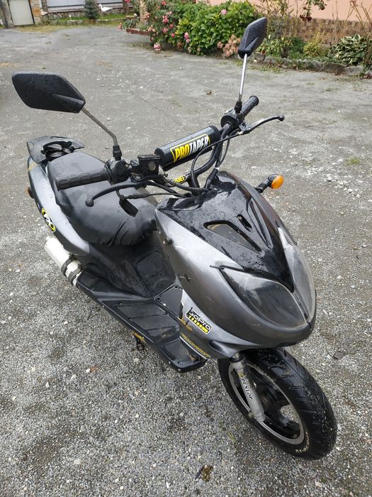 Продам моторолер Дефіант 7000 грн.