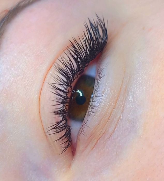 Наращивание и ламинирование ресниц