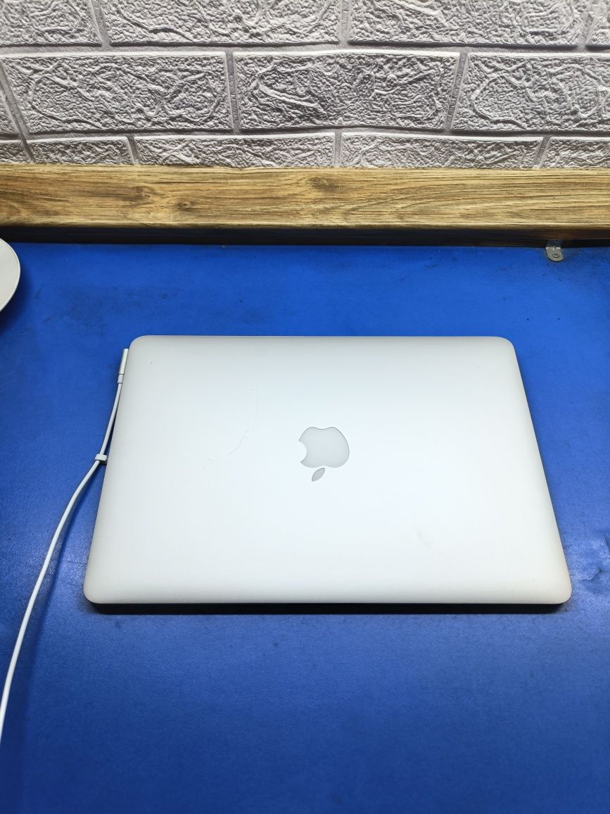 13.3 Apple MacBook Air A1369 Core i7 4Gb RAM 250Gb SSD ноутбук