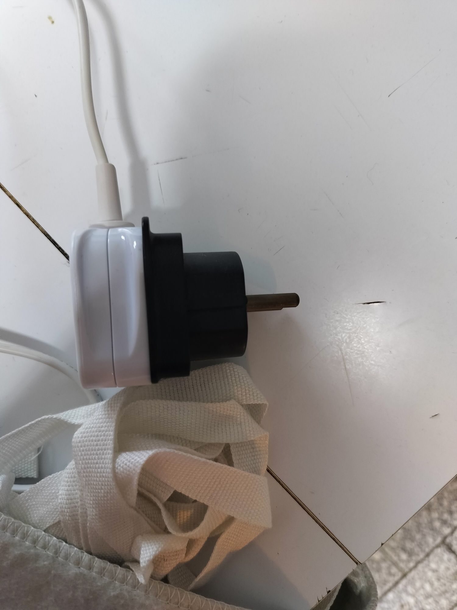 Koc elektryczny WINTERWARM winterwarm z wtyczka angielska oraz adapter