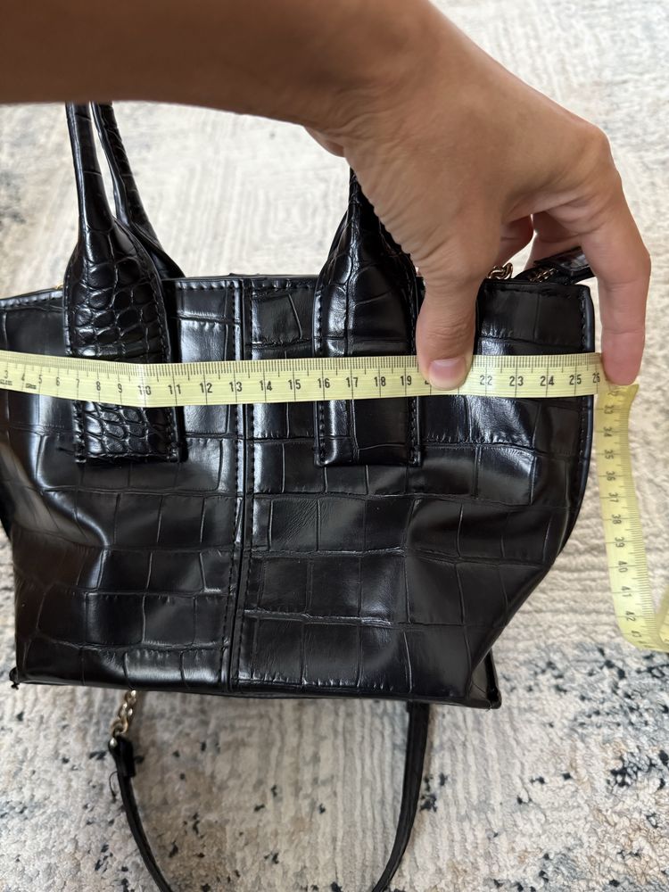 Сумка чёрная через плечо ZARA