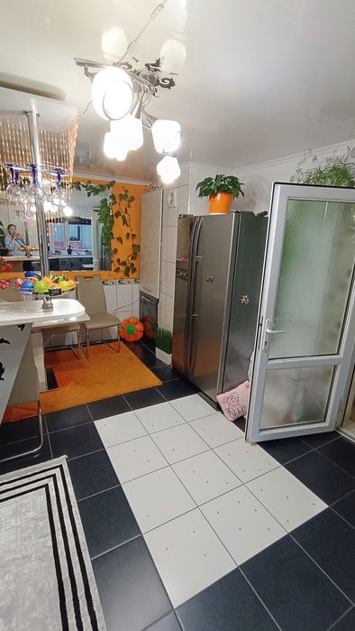 Оренда будинку з басейном на Роші