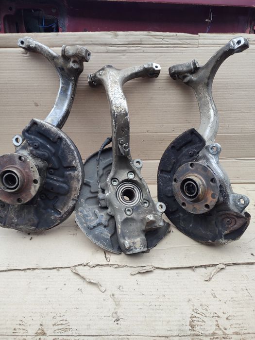 Передня цапфа поворотний кулак лівий і правий Ауді А4В6,А4В7..