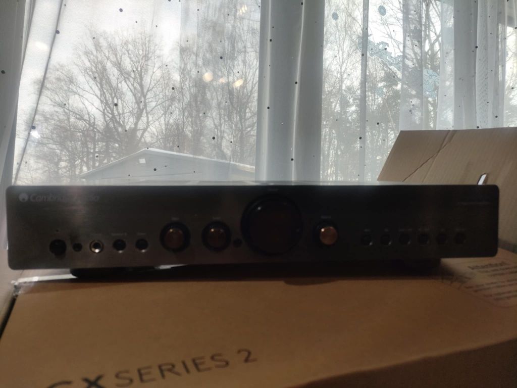 Tuner radiowy ONKYOw zestawie (wzmacniacz+głośniki)
