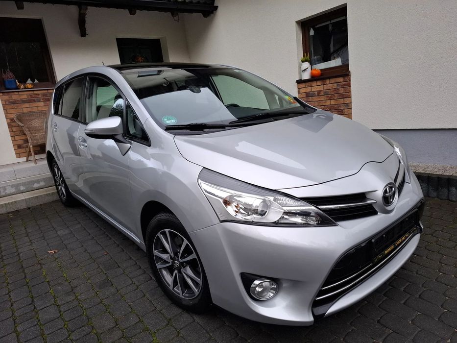 Toyota Verso VERSO 1.8i Przebieg 110663km*2015*ALU*Kamera*Panorama*