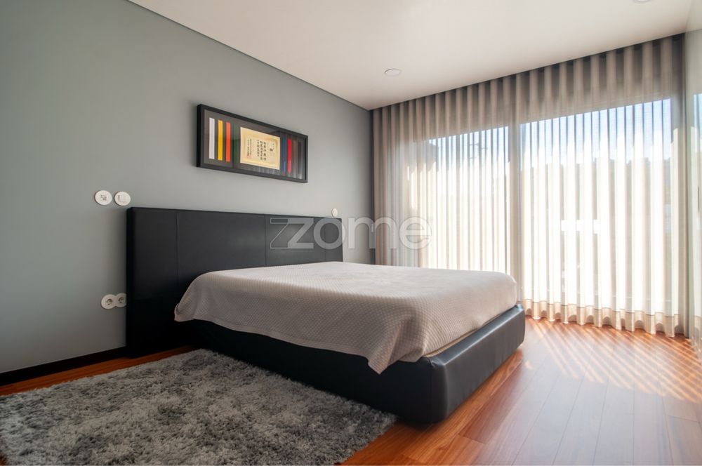 Luxuosa Moradia T4 com Piscina localização privilegiada em Ermesinde