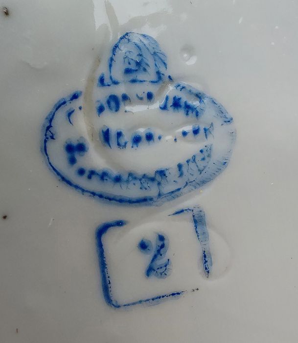 Фарфоровая статуэтка «Мальчик на санках»

Городницкий фарфоровый завод