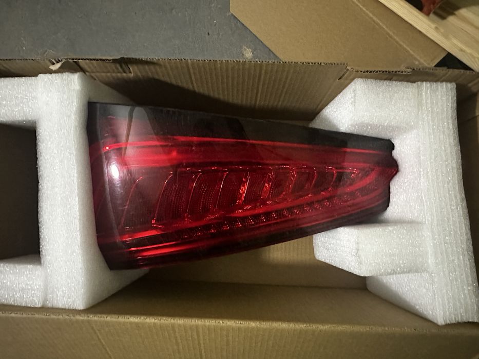 Задні фари audi q5 8r