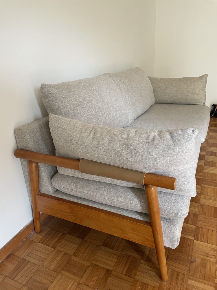 Sofa Astrid bege e madeira 3 lugares