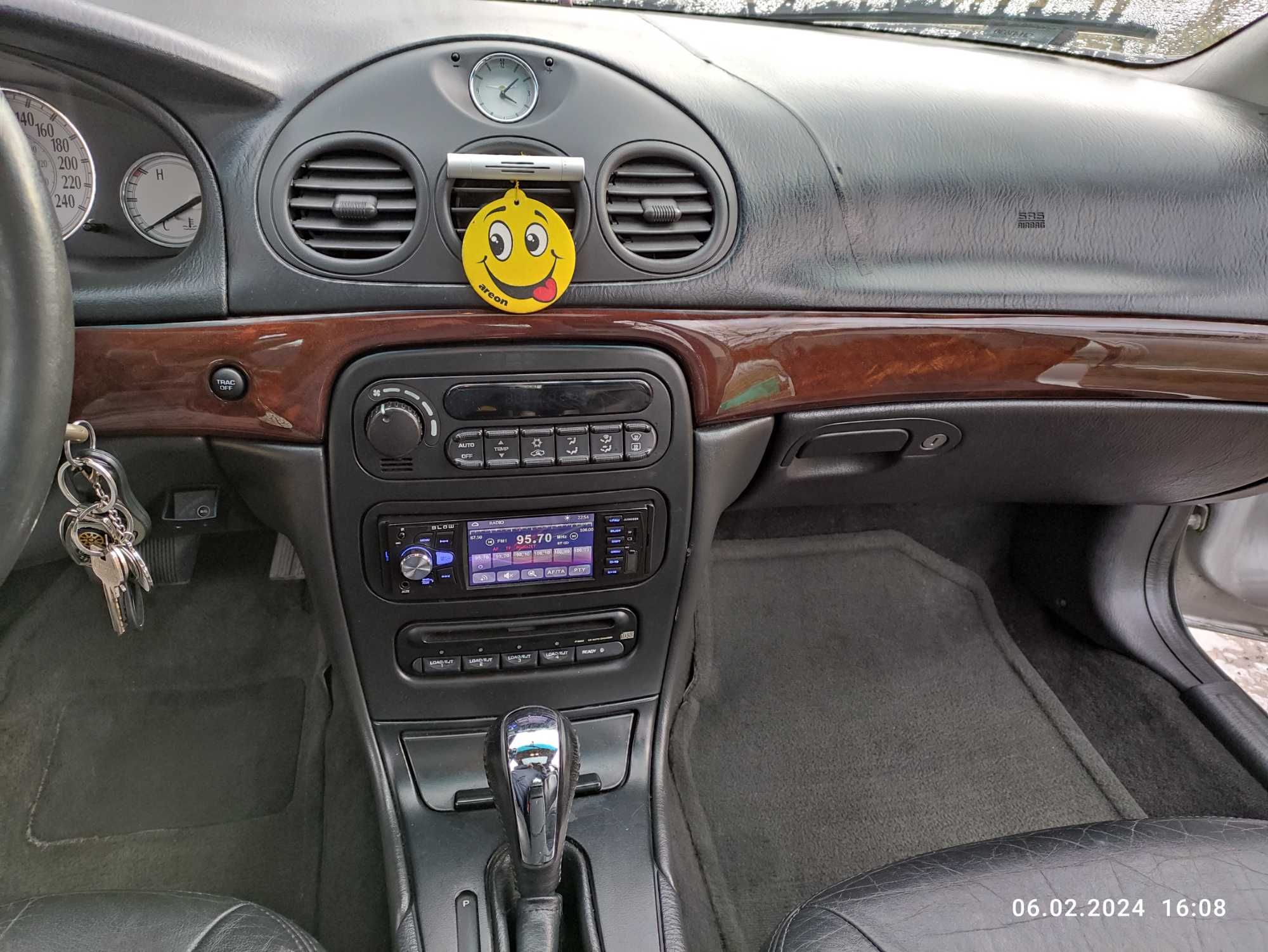 Chrysler 300m 2001r