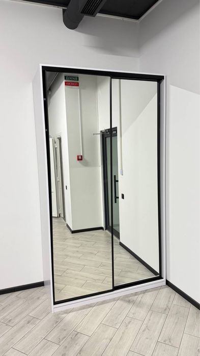 Офісні меблі б/у