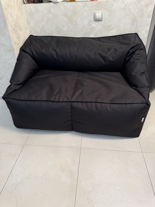 Безкаркасний мʼякий диван