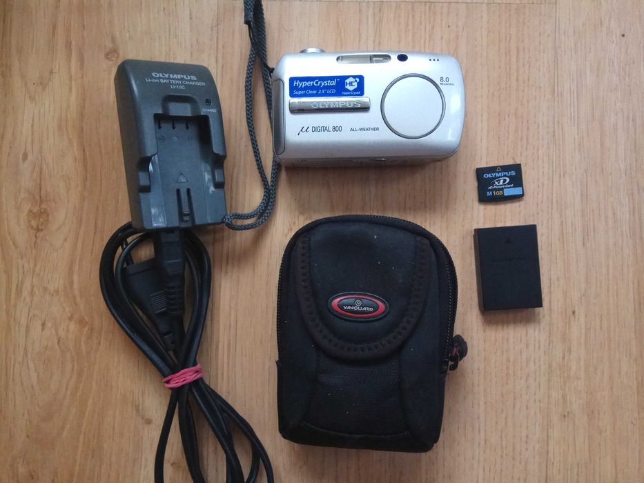 У відмінному стані якісна цифрова камера Olympus mju 800 Digital