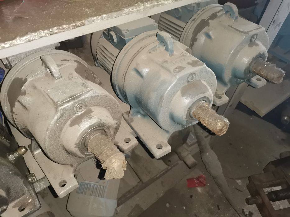 Продам мотор редукторы 3мп-50:3мп-40:3мп-31.5