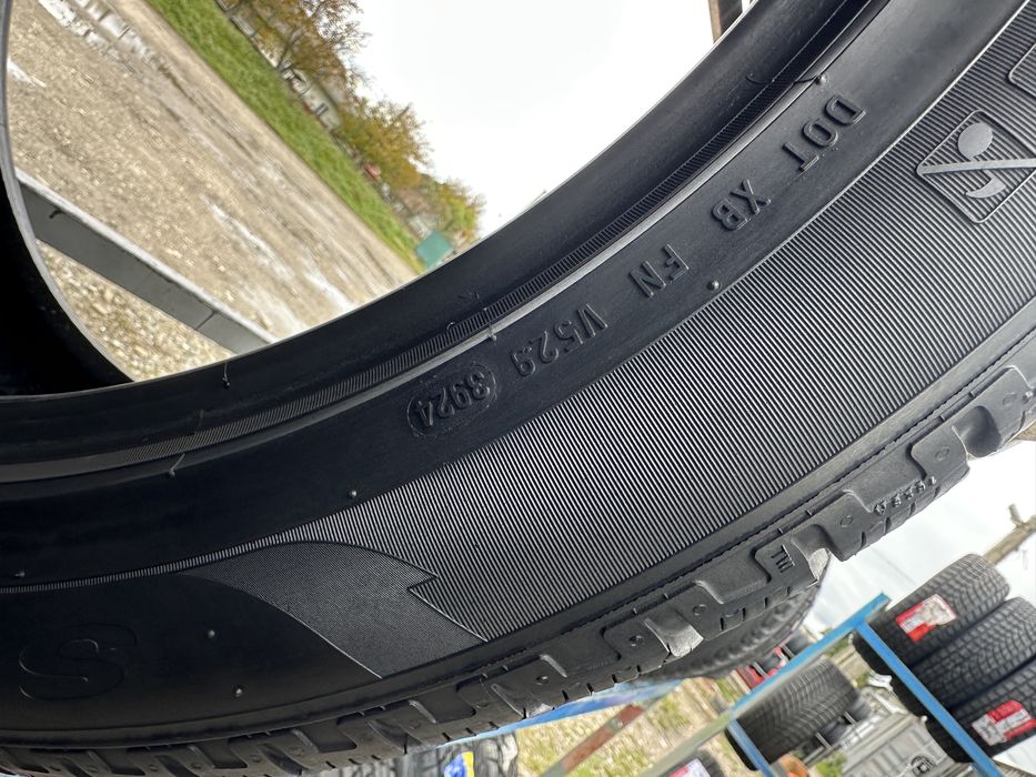 Шини б/у 285/40 R21 Pirelli 2шт