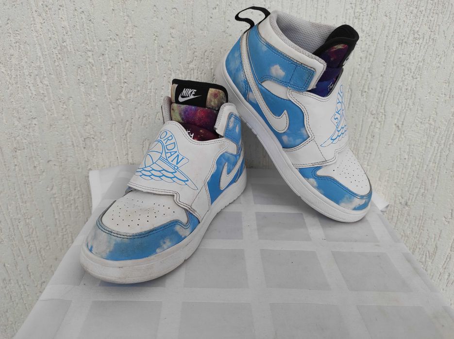 Кроссовки кожанние Nike Skyjordan р.33.5