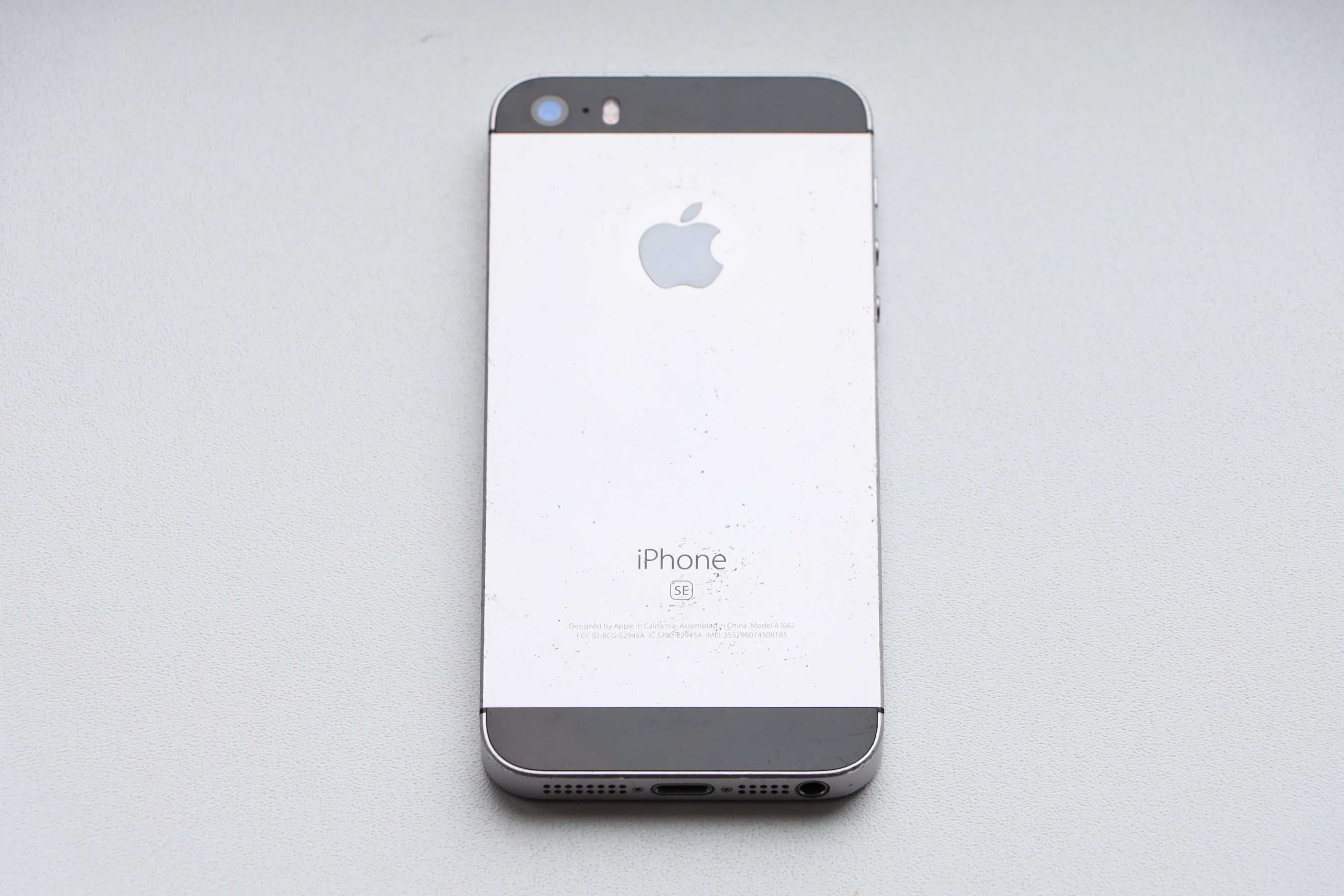 Продам Apple iPhone SE б/в