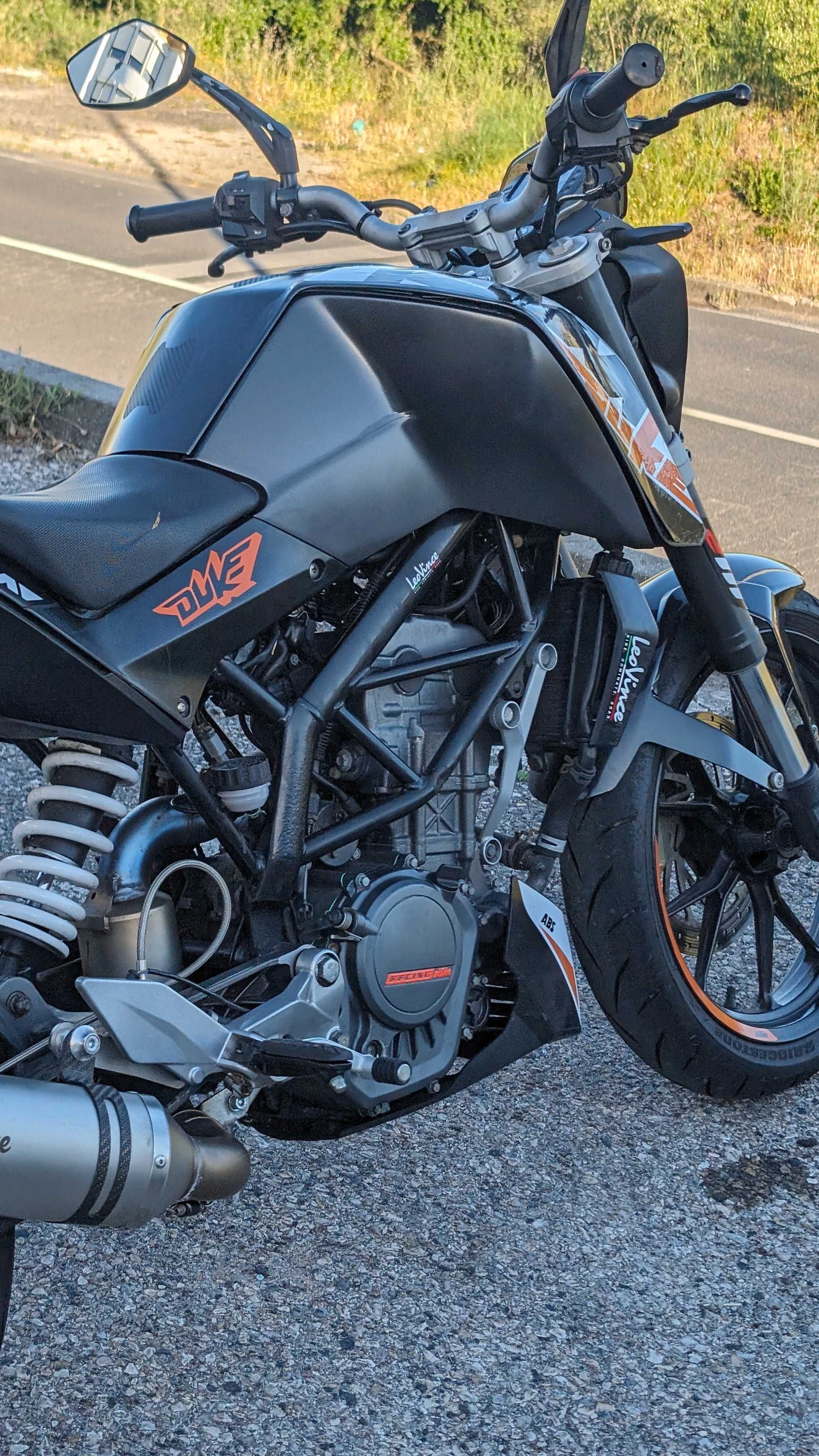 Mota KTM Duke 125