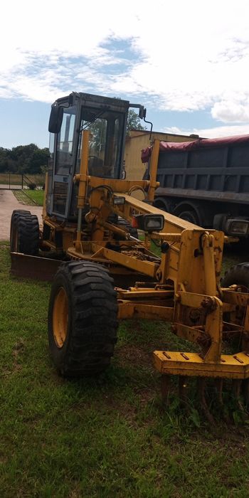 Równiarka drogowa New Holland