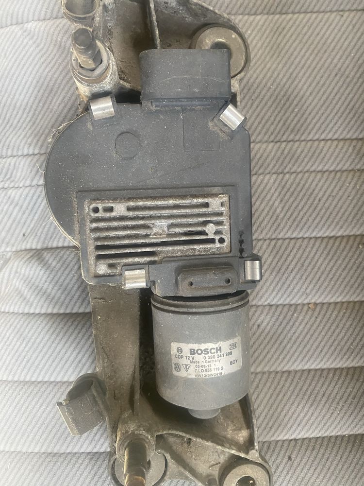 Трапеція склоочисників VW Taureg 2002