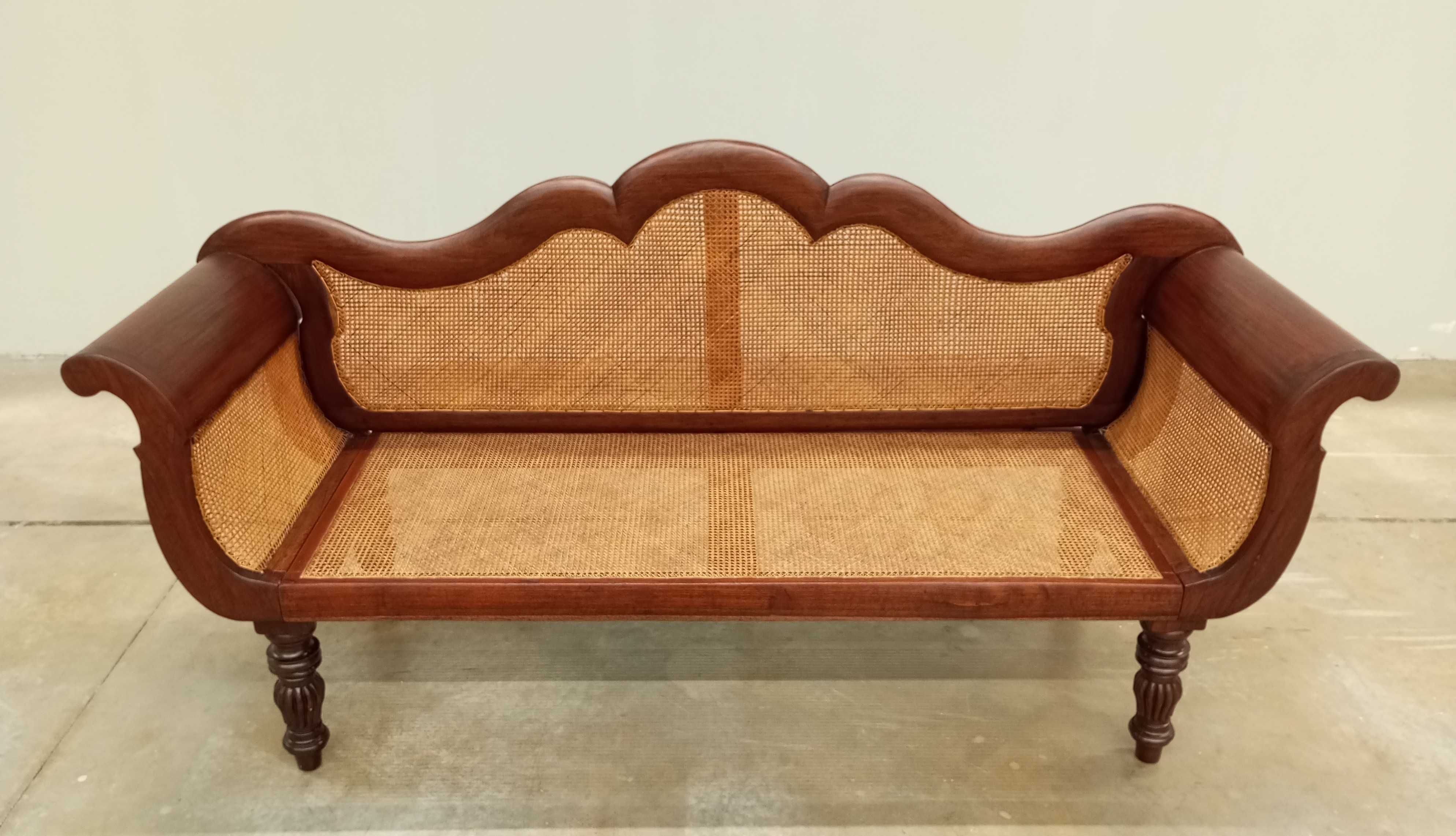 Antigo canapé romântico Português séc. XIX