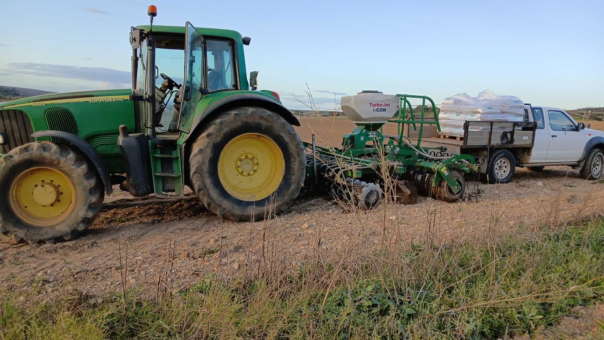 Faço trabalho tratorista caseiro/vaqueiro