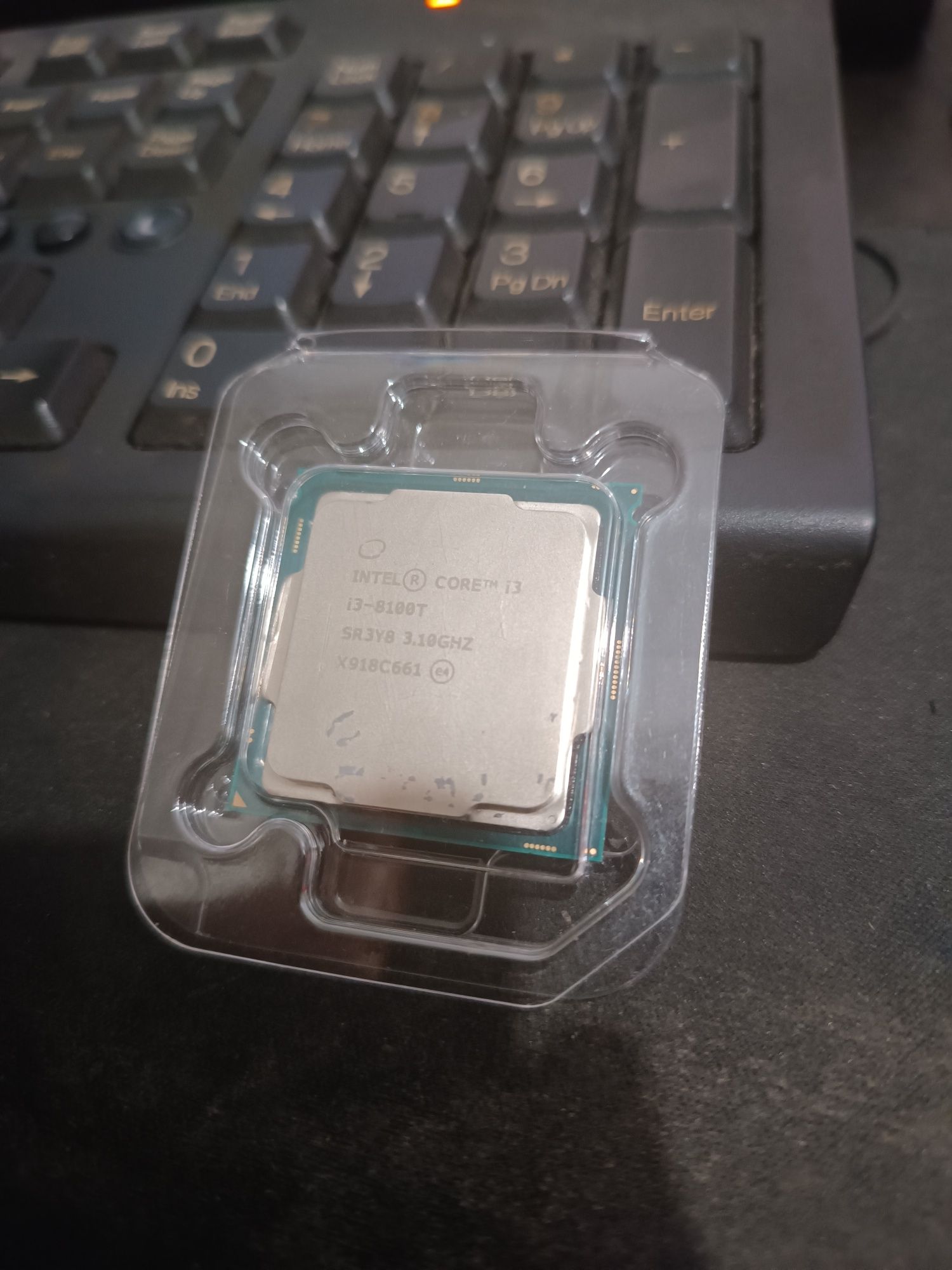Intel I3 - 8100T